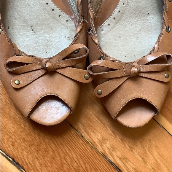 Kenneth Cole Reaction Riveted Ballet Flats - Picture 5 of 8